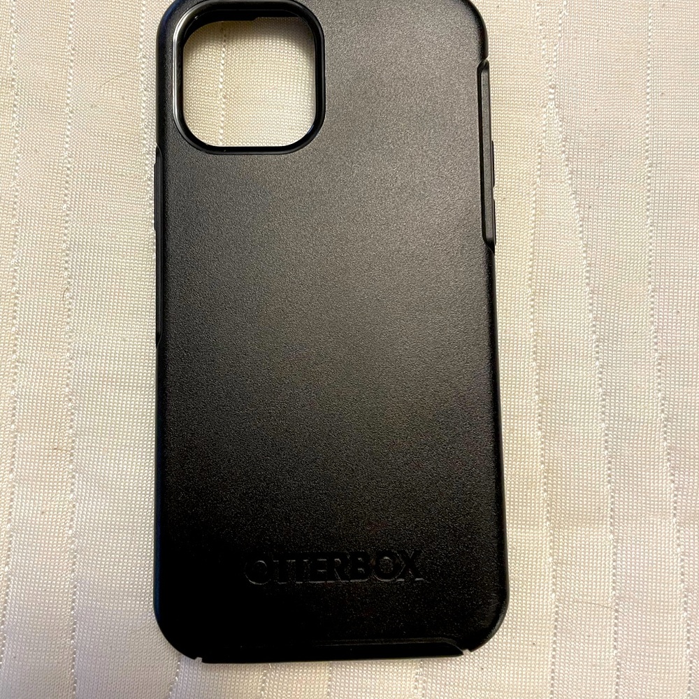 Otterbox Symmetry + with MagSafe for iPhone 12/12 Pro